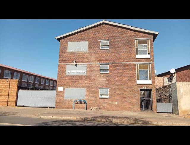 3 BEDROOM APARTMENT FOR SALE IN KEMPTON PARK CENTRAL